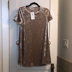 NWT Crushed velvet shift dress